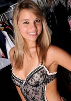 Amy Anderson in footfetish, Amy Anderson (amy034) ATK Galleria: Amy Anderson (Amy Anderson in footfetish)
