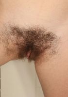 Hairy Barb pees in the tub, Barb (bar033) ATK Archives: Barb (Hairy Barb pees in the tub)