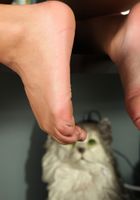 Black model Bubbles shows off her feet, Bubbles (bub004) ATK Exotics: Bubbles (Black model Bubbles shows off her feet)