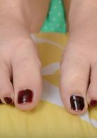 Horny babe Hanna teases with her feet and licks her toes, Hanna Lay (han026) ATK Galleria: Hanna Lay (Horny babe Hanna teases with her feet and licks her toes)