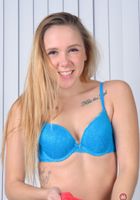 Hollie Mack Strips Down For You, Hollie Mack (hol045) ATK Petites: Hollie Mack (Hollie Mack Strips Down For You)