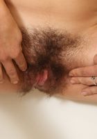 All natural Mollee pees from her bush, Mollee (mol025) ATK Archives: Mollee (All natural Mollee pees from her bush)