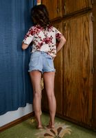 Israeli Penelope strips off her shorts, Penelope Stone (pen025) ATK Petites: Penelope Stone (Israeli Penelope strips off her shorts)