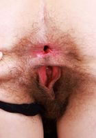 Sia Wood Smiling and Spreads her Bush, Sia Wood (sia004) ATK Petites: Sia Wood (Sia Wood Smiling and Spreads her Bush)